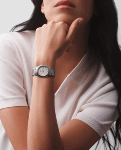 Relógios de luxo femininos: quais marcas entregam elegância e movimento de verdade?